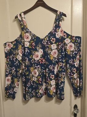 Torrid Size 3 Blue Teal  Floral Cold Shoulder Blouse Flowy Long Sleeve
